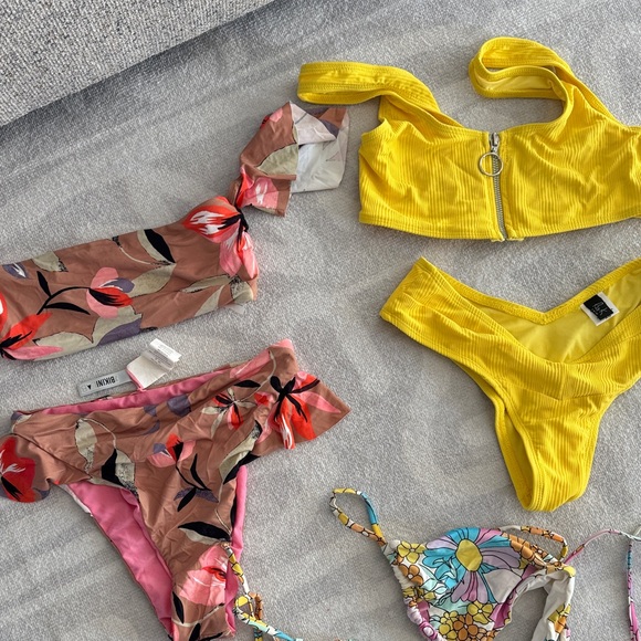 Colorful Bikini 5 Set Bundle - Picture 3 of 4